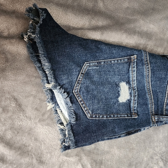 So jrs cuttoff super high rise jean denim shorts distressed sz 3 /26 5 /27 nwt - Picture 3 of 6